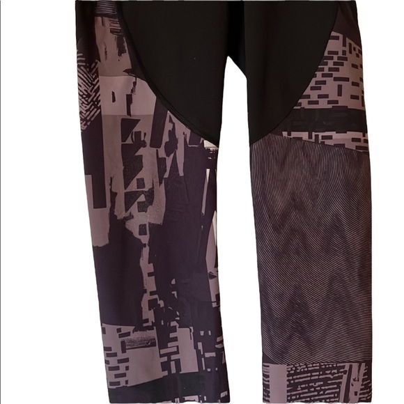 Under Armour Capri Leggings Size XS Yoga Pants - Picture 3 of 5
